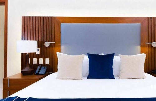 San Jose del Cabo Hotel | Beach Front Resort - 3 bedroom penthouse - Ocean tower - March 15-22nd