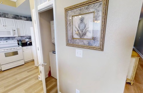 Panama City Beach Complejo | Beach Front Resort with Gulf View in Panama City Beach with all amenities!