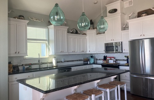 Surfside Beach Casa | Frente a la playa! 5 dormitorios para 18 personas con rampa y playa privada Walkover-Making Memories
