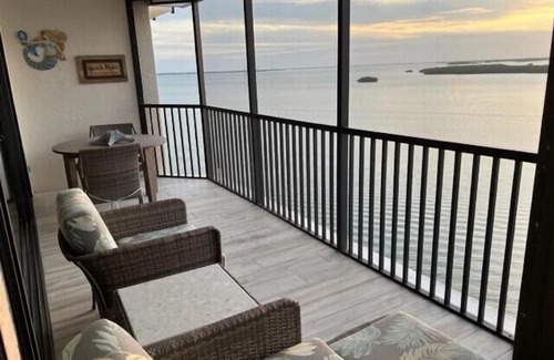 Punta Rassa Apartamento | Beach Front Rentals at Sanibel Harbour Resort