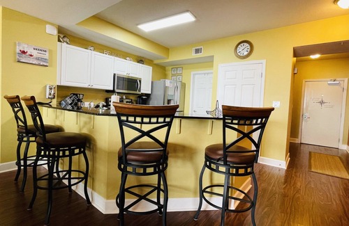 El Centro Beach Condominio | Beach front. - STUNNING 1593 ft beachfront condo. - No elevators needed