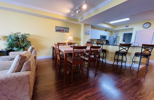 El Centro Beach Condominio | Beach front. - STUNNING 1593 ft beachfront condo. - No elevators needed