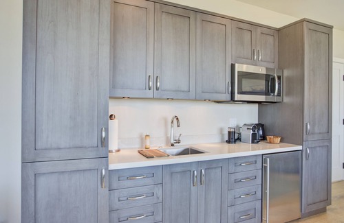 Carpinteria Apartamento | ¡Nuevo! Lofts de mar en la playa de Padaro. ¡No te acercarás al agua! Surf Loft.