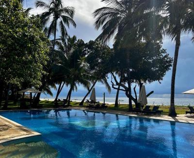 Galu Beach Apartamento | Beach Front Spacious Apartment with Oceanview - Lantana Galu Beach Apartment