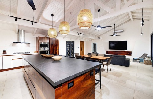 Playa Flamingo Casa | Casa de playa totalmente renovada con impresionantes vistas al mar