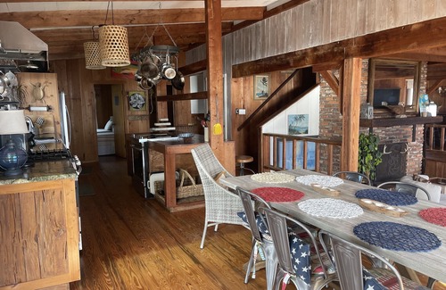 Alligator Point Casa | BEACH FRONT to BAY with boatdock, swimming pool, pickleball courts and kayaks.