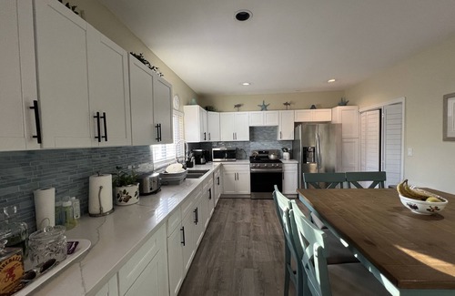 Alice Town Casa | Beach front vacation rental - perfect for families!