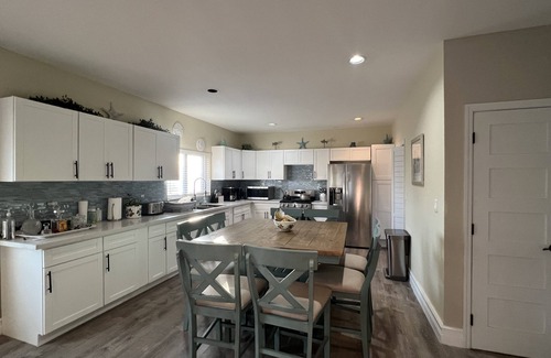 Alice Town Casa | Beach front vacation rental - perfect for families!