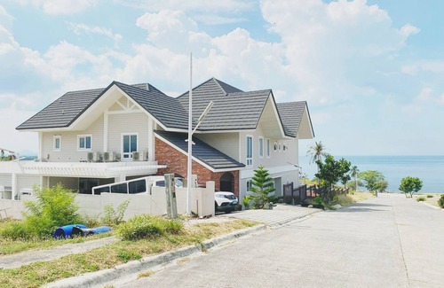 Nasugbu Villa | Beach Front Villa 4 Bedroom w/ Private pool