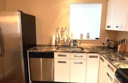 Rehoboth Beach Casa | Beach Gem! 2 bd with Hot Tub/3.7mi beach/.5mi outlets