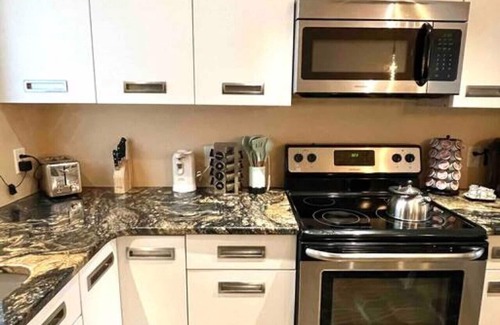 Rehoboth Beach Casa | Beach Gem! 2 bd with Hot Tub/3.7mi beach/.5mi outlets