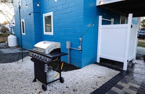 Rehoboth Beach Casa | Beach gem! Hot Tub/EV/2bd/3.7mi beach/.5mi outlets