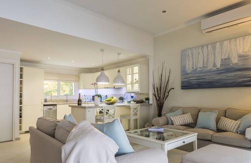 Molos Villa | 'BEACH GEM' Casa en la playa