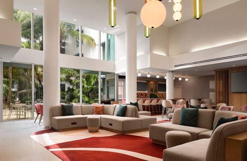 Surfside Hotel | Beach Getaway in Surfside – Pool, Kitchenette, Free Breakfast & Prime Location