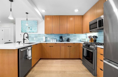 Capitola Apartamento | Beach Getaway in the Heart of Capitola Village!