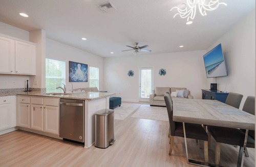 Thomas Drive Casa | Beach Getaway | Community Amenities!