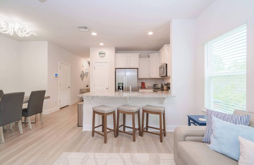 Thomas Drive Casa | Beach Getaway | Community Amenities!