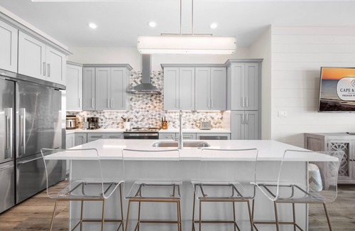 East End Casa | Beach Glass: Beautiful 6 Bedroom Beachfront Home with Private Heated Pool!