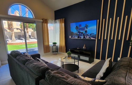 Spring Valley Villa | * 𝐒𝐚𝐧𝐝 Beach Gold Class Luxury VILLA with Game Room