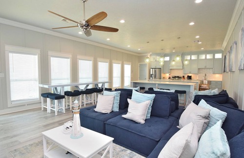 Crystal Beach Casa | BEACH HANSON 3 NEW Construction with pool and spa