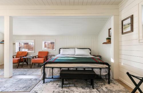 Kings Beach Casa | Beach Haven Lakefront - On a Sandy Beach with Guest House
