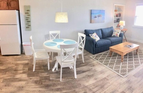 Nags Head Apartamento | Beach Haven, NUEVO y renovado, 2018! , a menos de 1 cuadra de la playa! Cocina llena.