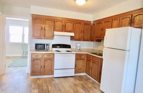 Nags Head Apartamento | Beach Haven, NUEVO y renovado, 2018! , a menos de 1 cuadra de la playa! Cocina llena.