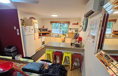 Brisbane Waterfront Casa | Coochiemudlo Island Beach Holiday Home