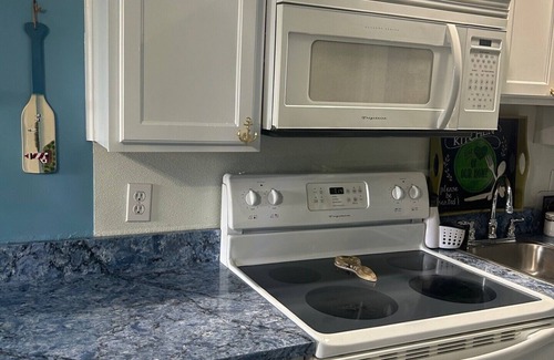 Cape May - Wildwood Condominio | Beach Holiday Condo ~ 1 BR / 2 Baños completos ~ Cocina completa con lavavajillas