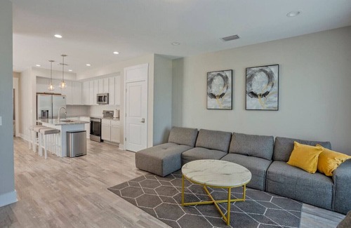 Madeira Beach Apartamento | Beach Home Luxury S/POOL-Golf Cart