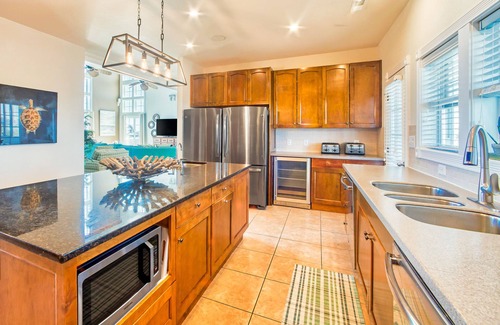 Waves Casa | Beach home overlooking the ocean with pool, hot tub, sauna, & balcony