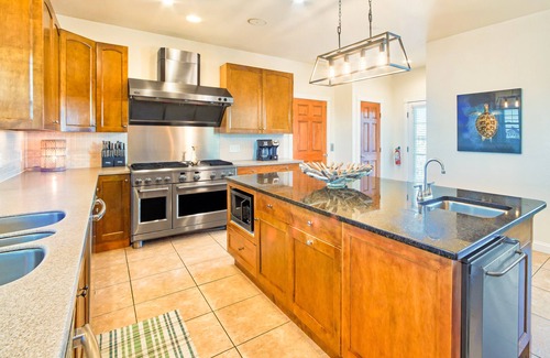 Waves Casa | Beach home overlooking the ocean with pool, hot tub, sauna, & balcony
