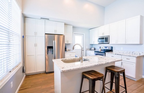 Sunnyside On The Gulf Casa | Nueva construcción que admite mascotas cabaña una casa de vuelta de la playa! 50 pies al agua