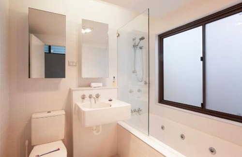 Boat Harbour Casa | Beach House 7 26 One Mile Close air conditioned wifi foxtel linen