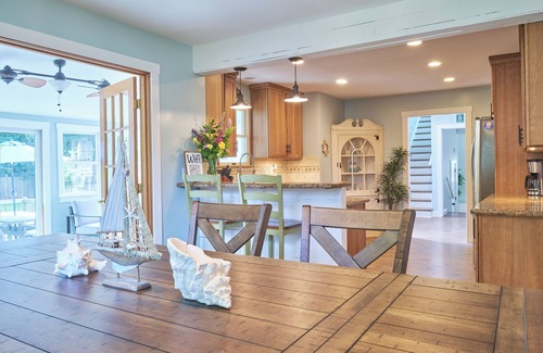 Erma Casa | Beach House Bliss - Cape May Coastal retreat w/space for multiple families!