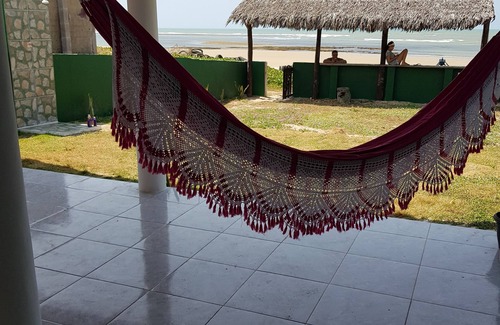 Baleia Casa | Beach house, facing the sea. "Foot on the sand"
