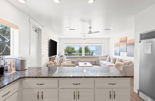 Laguna Beach Estates Casa | Beach House - Family Tides by PHG