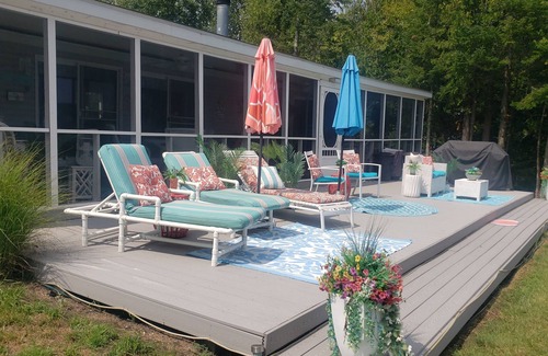 Lake Leelanau Casa | Beach House Getaway on South Lake Leelanau
