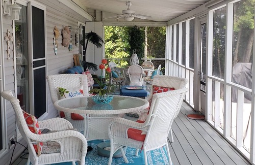 Lake Leelanau Casa | Beach House Getaway on South Lake Leelanau