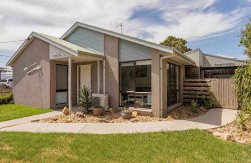 Smiths Beach Casa | Beach House Getaway # 2 1 Beachcomber Avenue. Playa Smiths Phillip Island