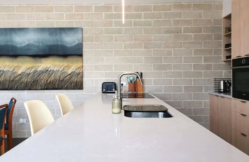 Cape Paterson Casa | Beach house in award-winning Eco Village surrounded by stunning beaches.nn