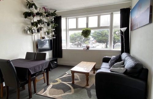 Oriental Bay Casa | Beach house in Oriental Parade