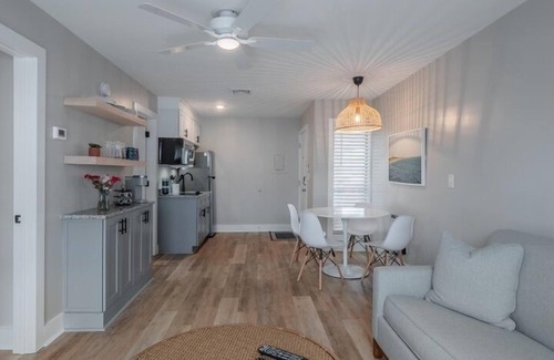 Yaupon Beach Hotel | Beach House OKI - Two Bedroom Suite in hotel on Oak Island, North Carolina