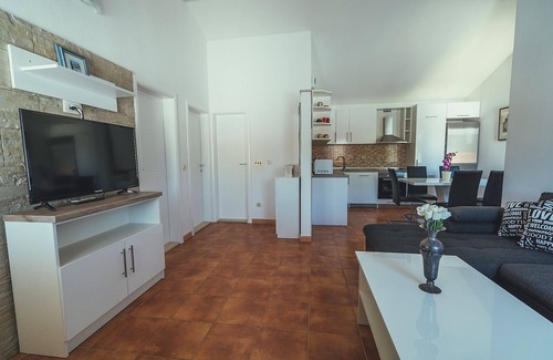 Veliki Drvenik Villa | CASA DE PLAYA EN ISLA, PISCINA CLIMATIZADA, PLAYA PRIVADA, CONDADO DIVIDIDO