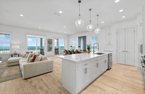 West Panama City Beach Casa | Beach House - Reel Em Inn by PHG