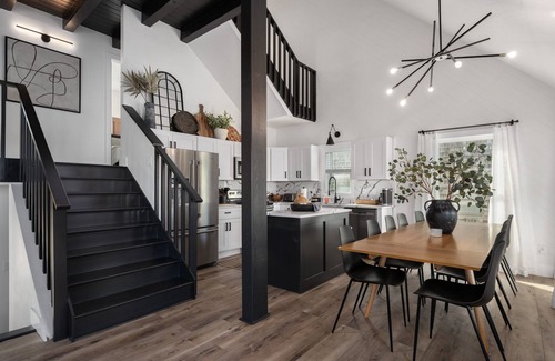 Colington Casa | Beach House! Semi-Ocean Front, Free Heated Pool, Hot Tub, Fully Renovated!