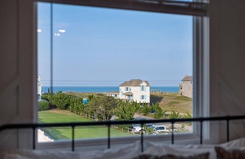 Colington Casa | Beach House! Semi-Ocean Front, Free Heated Pool, Hot Tub, Fully Renovated!