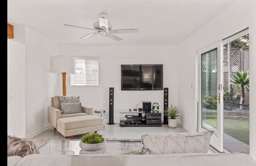 Mussel Shoals Casa | Beach house secluded private bottom floor