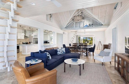 James Cistern Casa | Beach House w/Sunset View, Pool, Gym, Pickleball