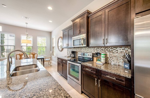 Villa Lago Casa | Beach house w/shared pool, on-site golf, and six-seater golf cart